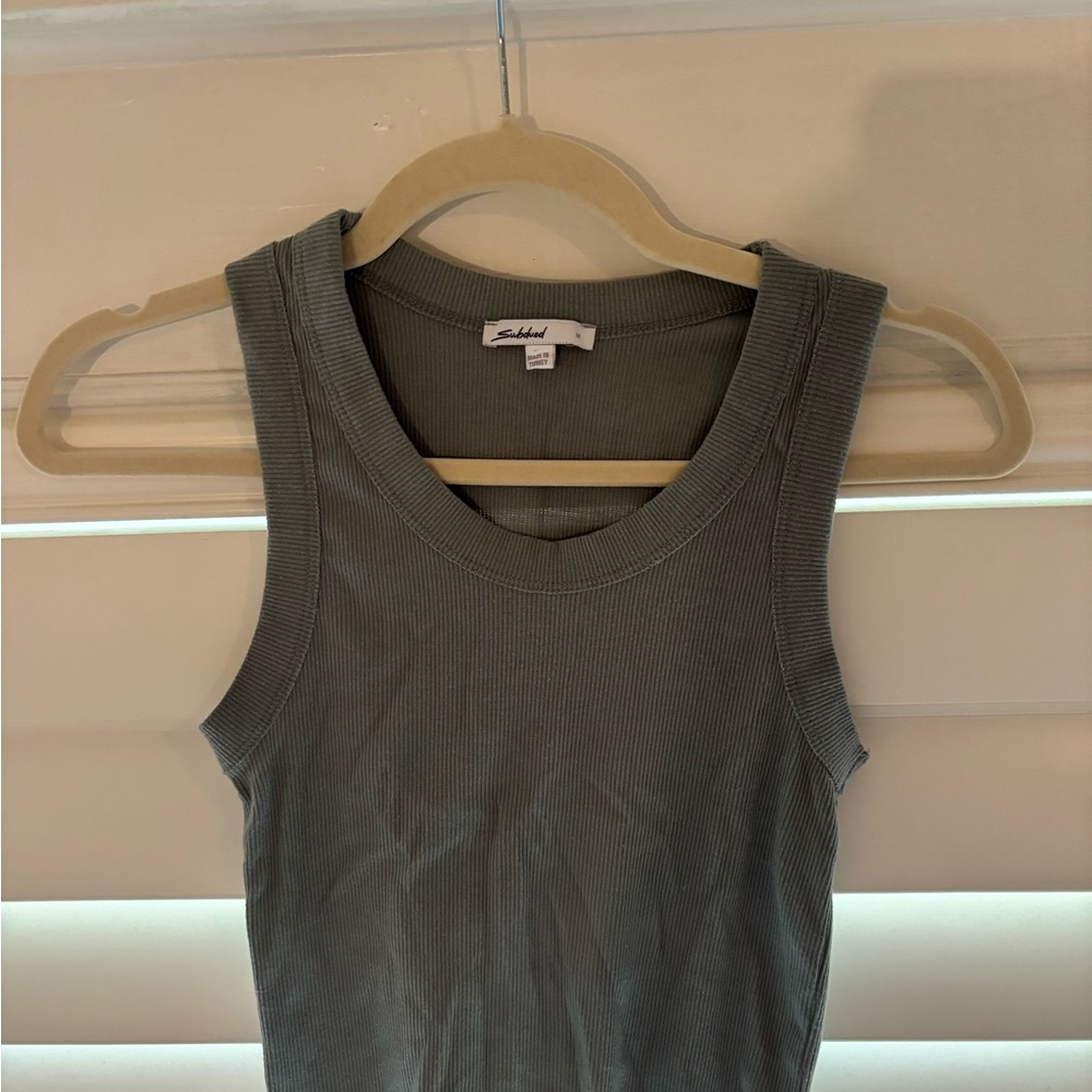 Gray Ribbed Sleeveless Fitted Tank Top